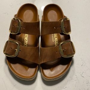Brown & gold Arizona Birkenstocks size 35.
